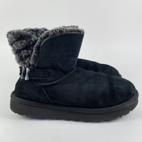 UGG Adria Short Ankle Boots Black Suede‎ Women Size 6 Pre-Owned - Picture 1 of 15